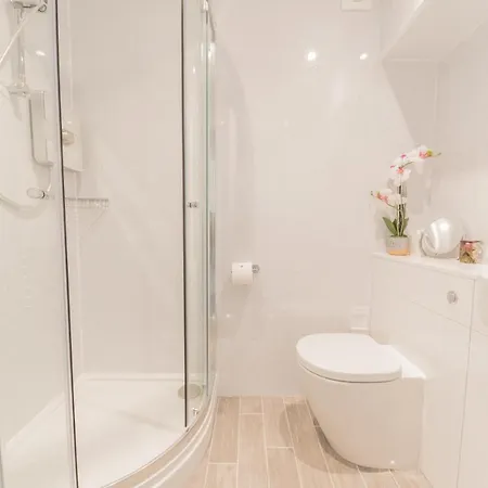 Abacus House Konukevi 4*